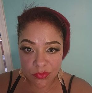 Meet your Posher, Claudia